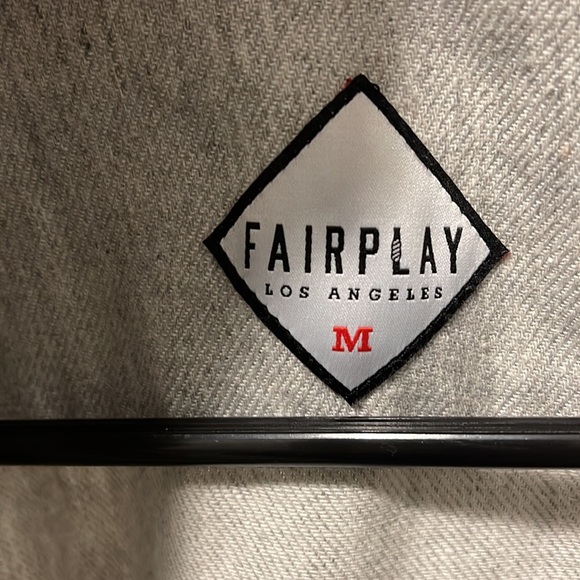 FairPlay size medium zip up flannel - Picture 4 of 5